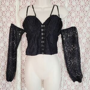 BLOUSE Nwt Nasty gal black lace cold shoulder hook and eye top MEDIUM